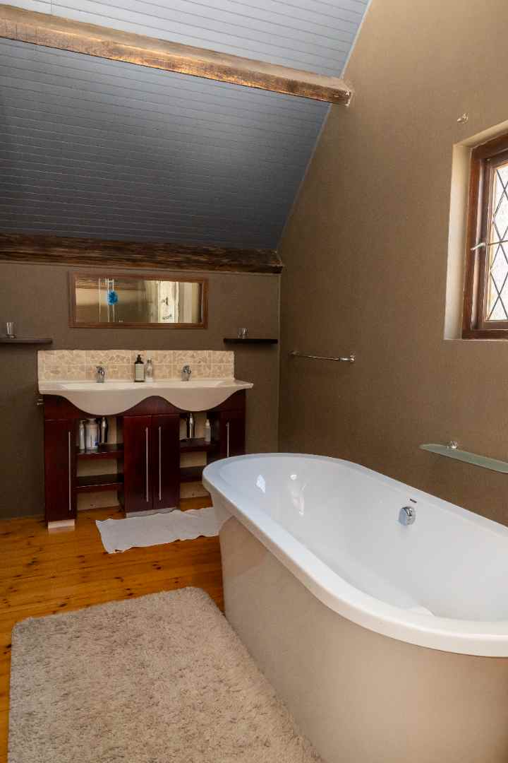 5 Bedroom Property for Sale in Walmer Eastern Cape